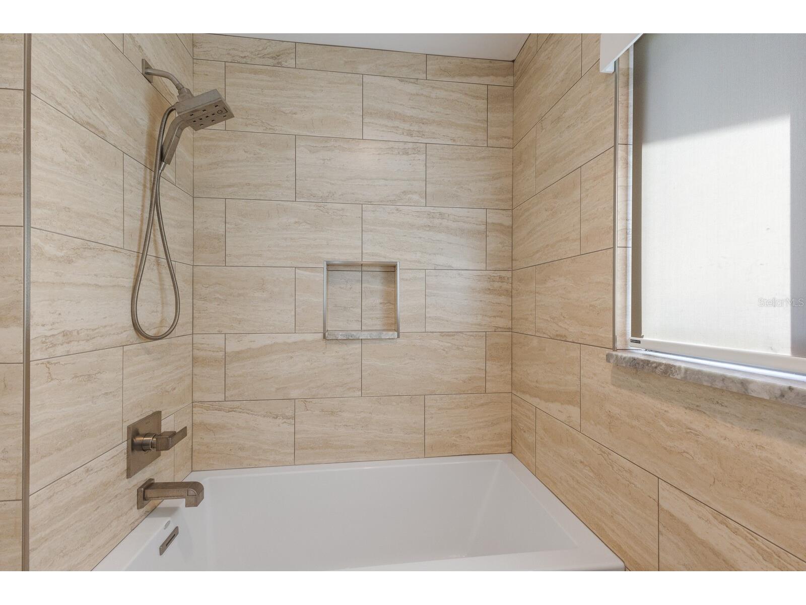 426 N Shore Drive Sarasota FL 34234 A4676229 image30