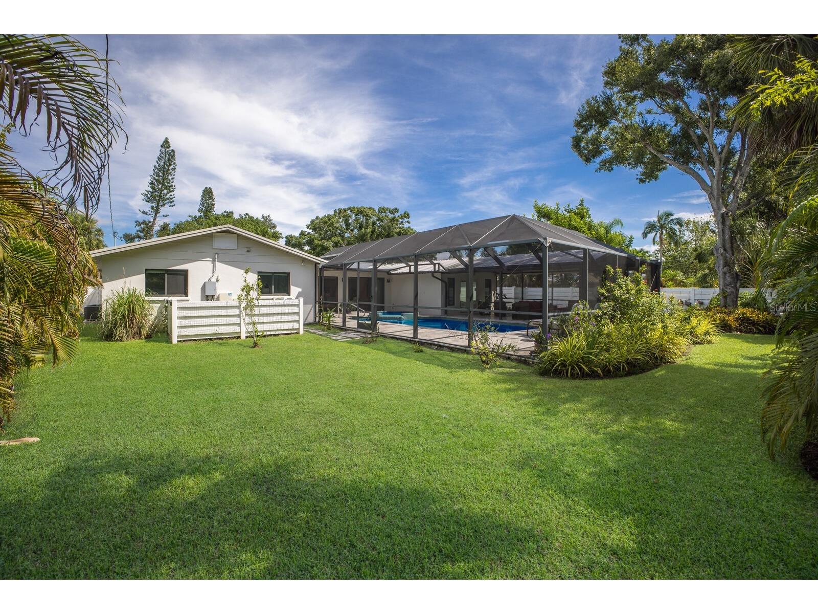 426 N Shore Drive Sarasota FL 34234 A4676229 image38