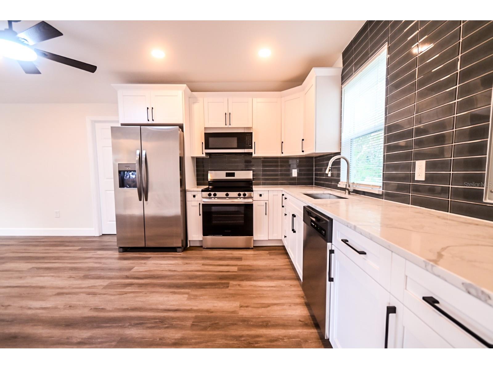 426 S Disston Avenue Tarpon Springs FL 34689 TB8484298 image16