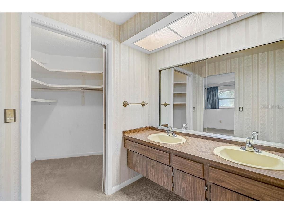426 Whitfield Avenue Sarasota FL 34243 A4697567 image25