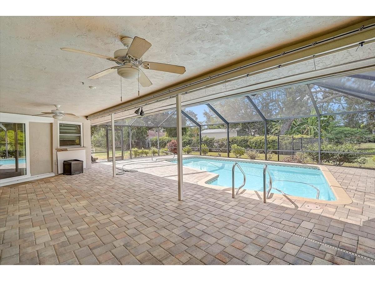 426 Whitfield Avenue Sarasota FL 34243 A4697567 image34