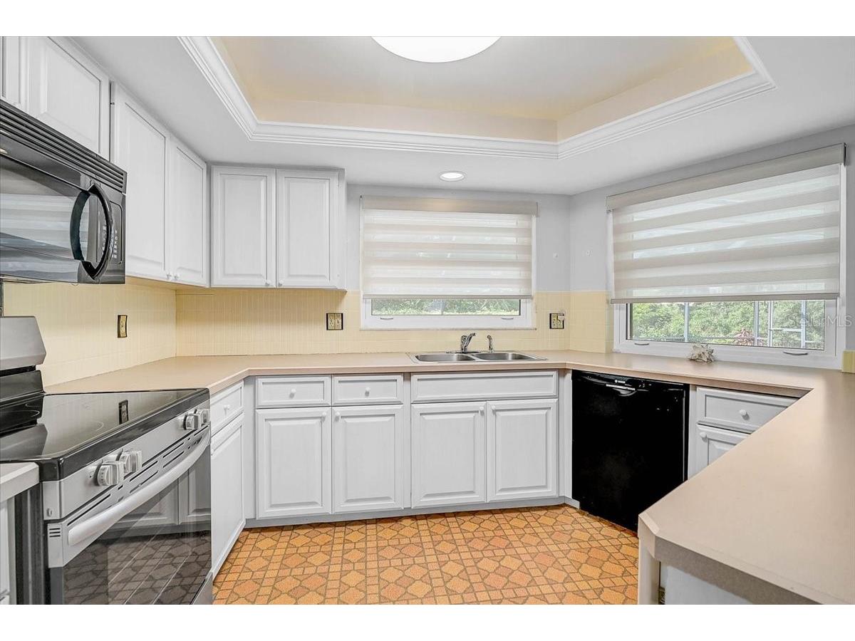 426 Whitfield Avenue Sarasota FL 34243 A4697567 image9