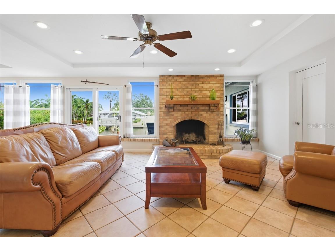 4261 14th Street NE Saint Petersburg FL 33703 TB8434466 image15