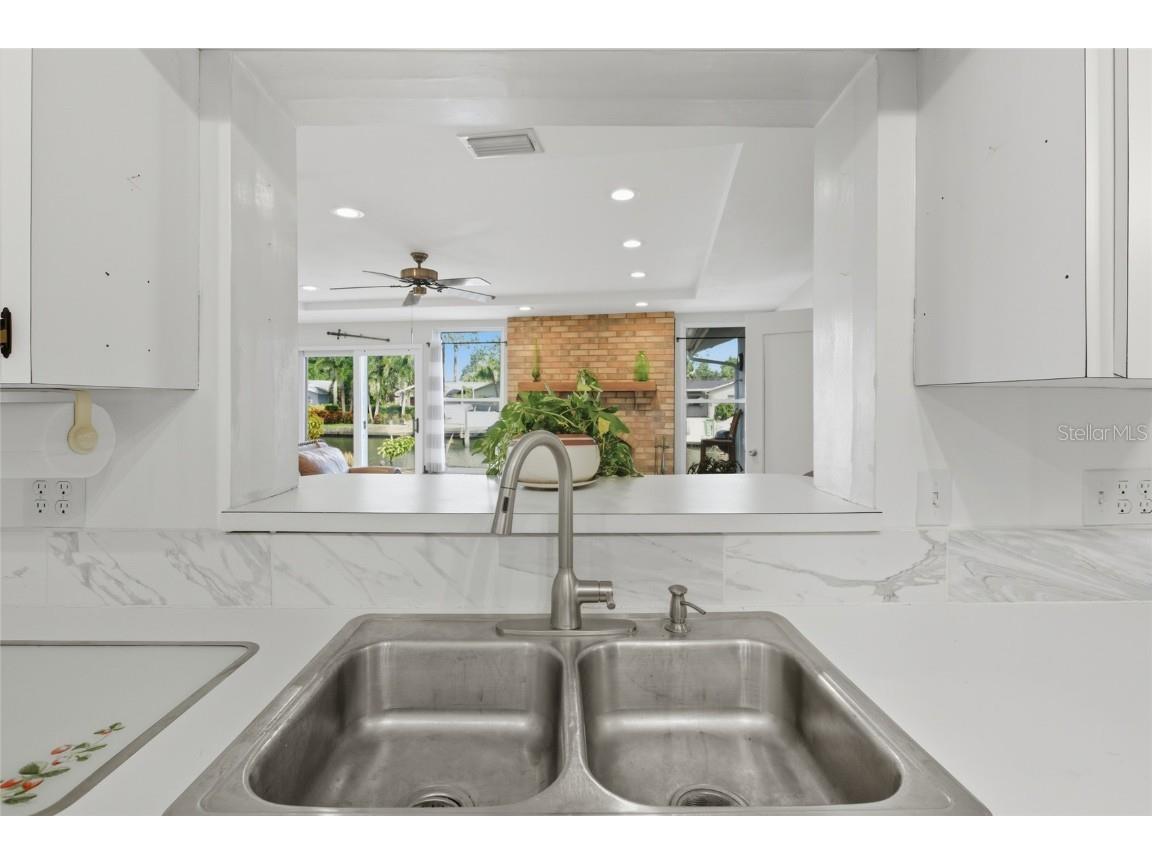 4261 14th Street NE Saint Petersburg FL 33703 TB8434466 image28