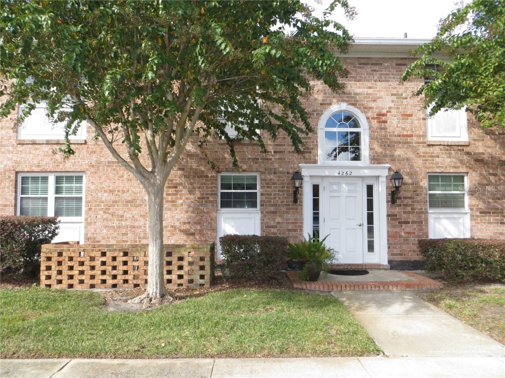 4262 Lake Underhill Road #9C5 Orlando FL 32803 - LAKE GILES O6153606 image1