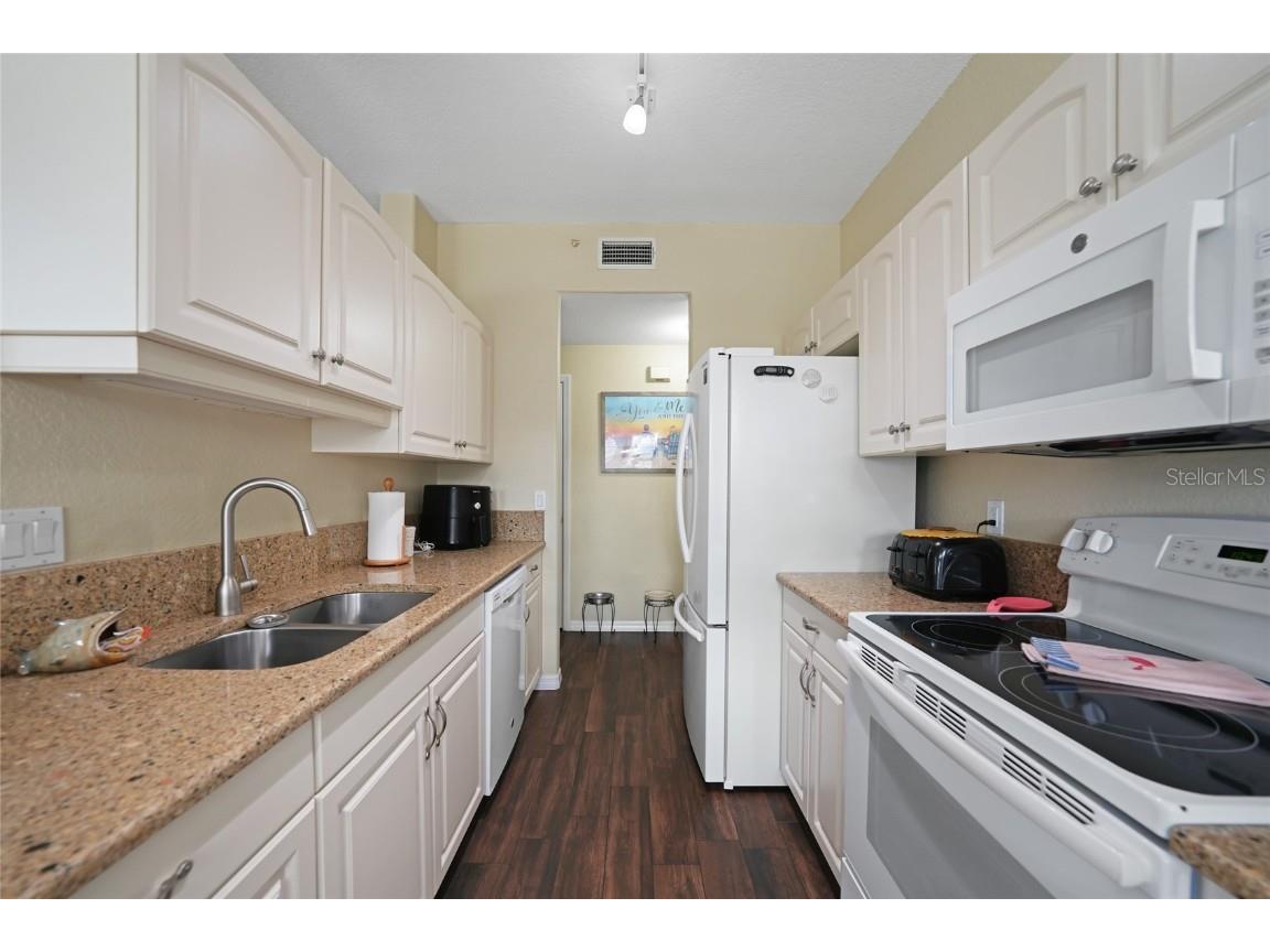 4262 Vicenza Drive #B38 Venice FL 34293 D6144989 image8