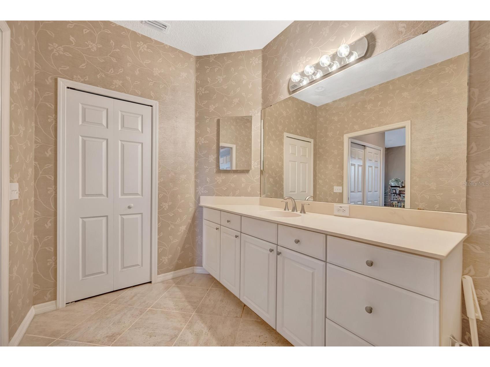 4265 Cascade Falls Drive Sarasota FL 34243 A4671103 image22