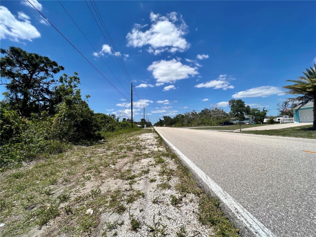 4267 Gillot Boulevard Port Charlotte FL 33981 C7495895 image2