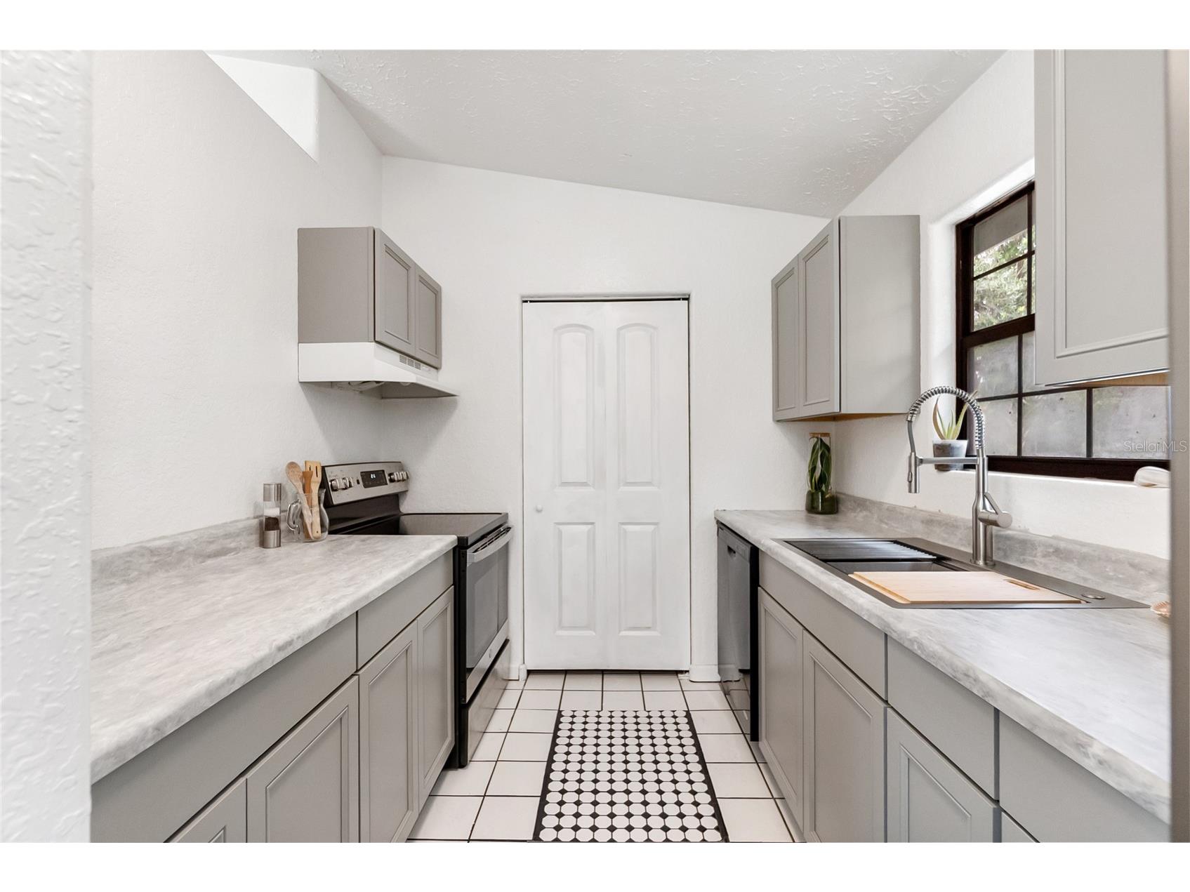 4268 Backensto Street North Port FL 34291 A4693657 image23