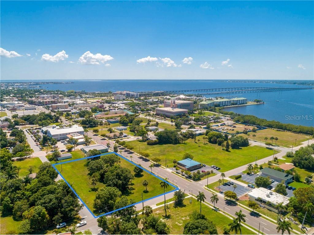 427407 417 425 E Olympia Avenue Punta Gorda FL 33950 C7414778 image2