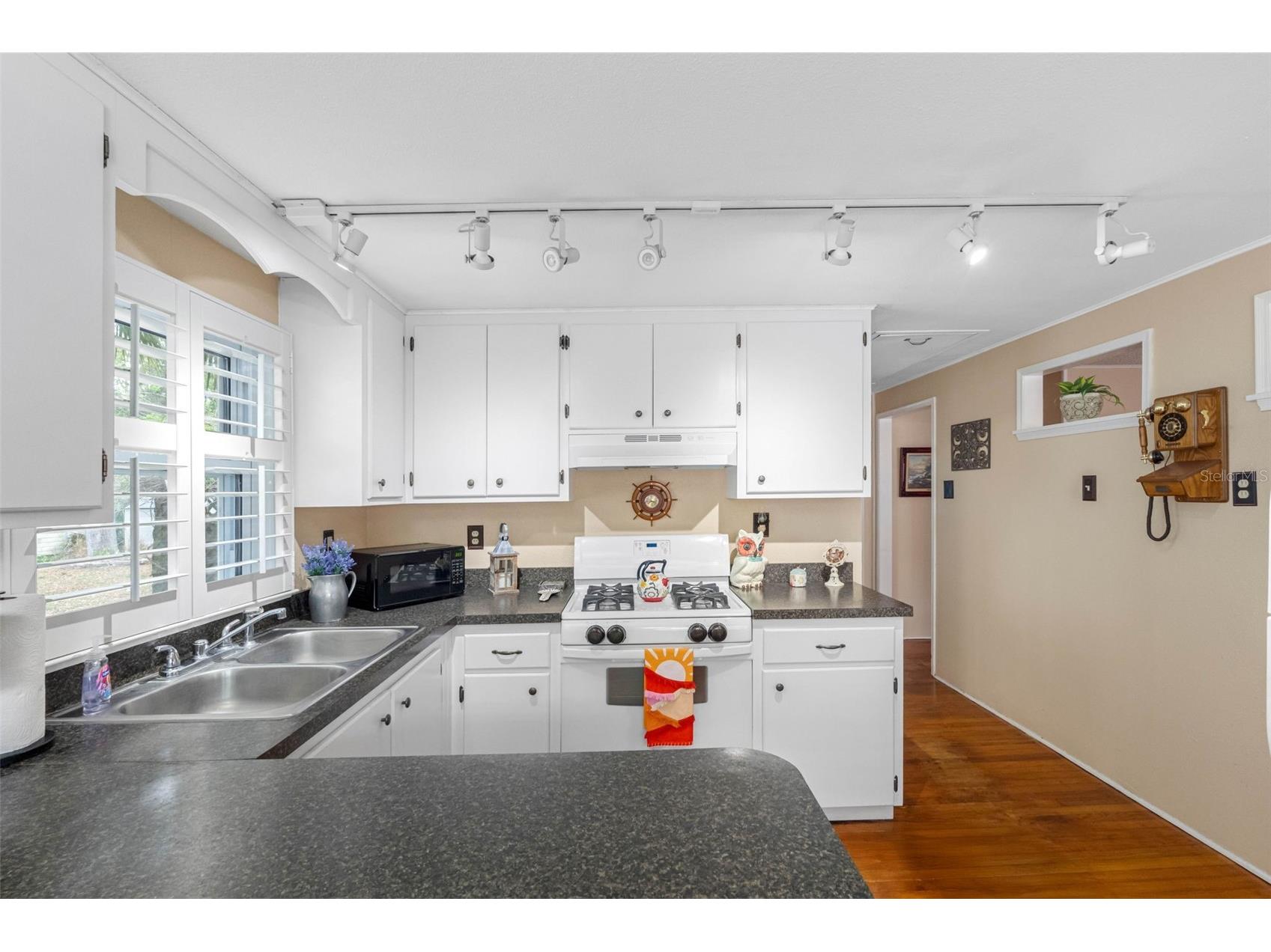 427 5th Street N Safety Harbor FL 34695 TB8483154 image10