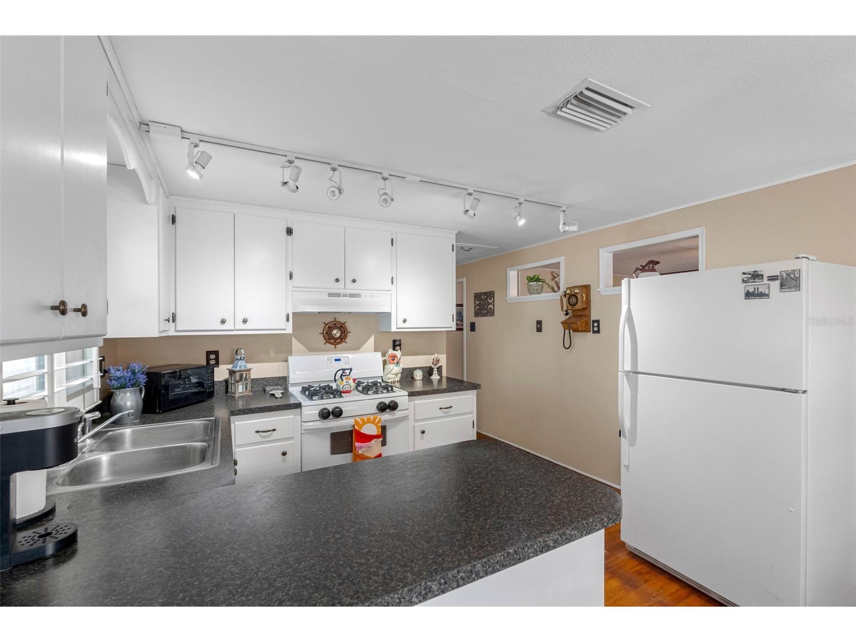 427 5th Street N Safety Harbor FL 34695 TB8483154 image11