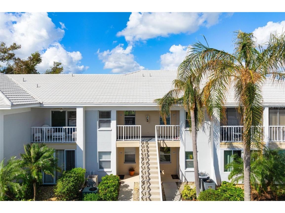 427 Cerromar Lane #456 Venice FL 34293 - GOLF COURSE POND N6135354 image1