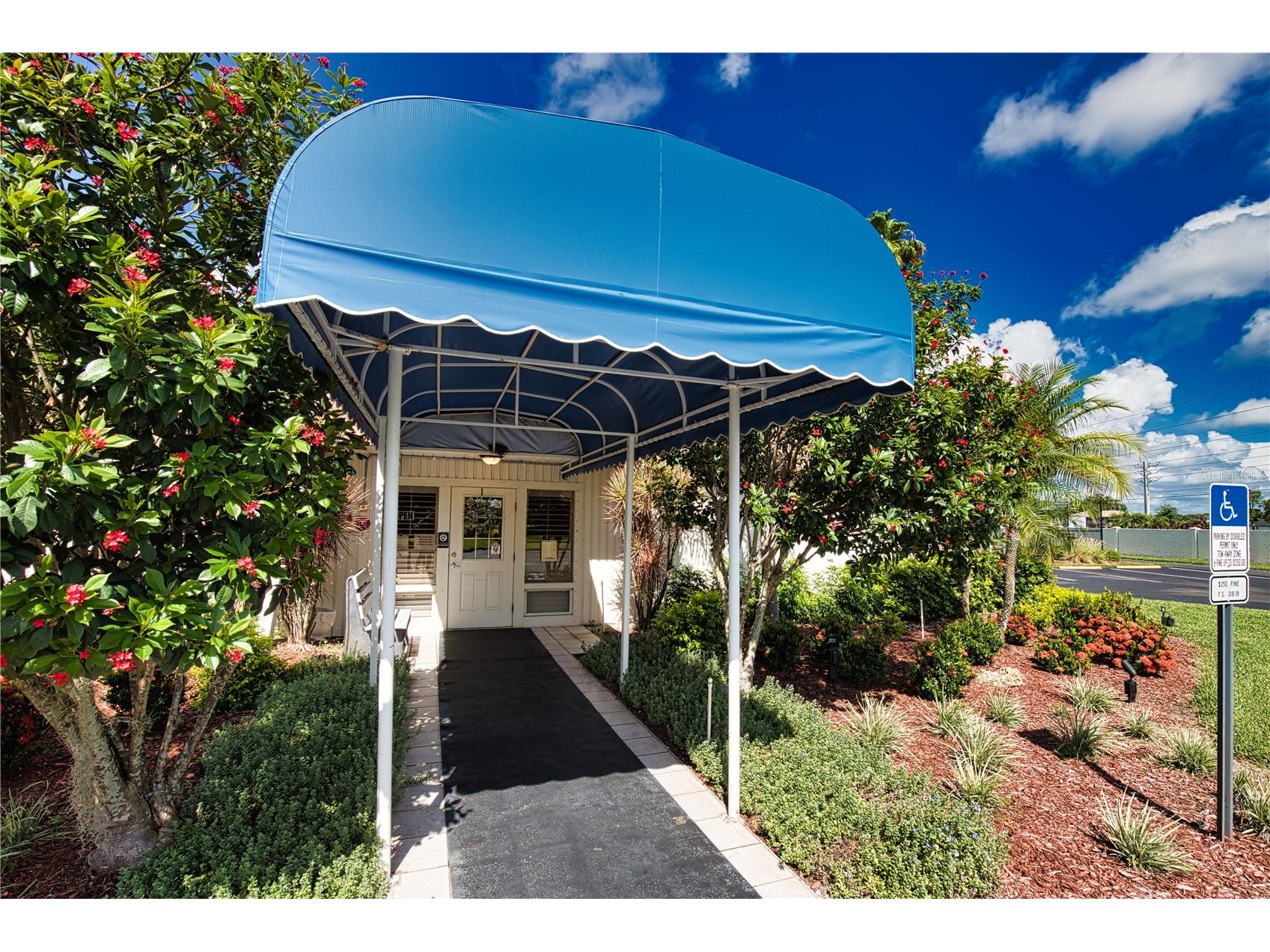 427 Tarde Logo Circle North Port FL 34287 TB8459477 image81