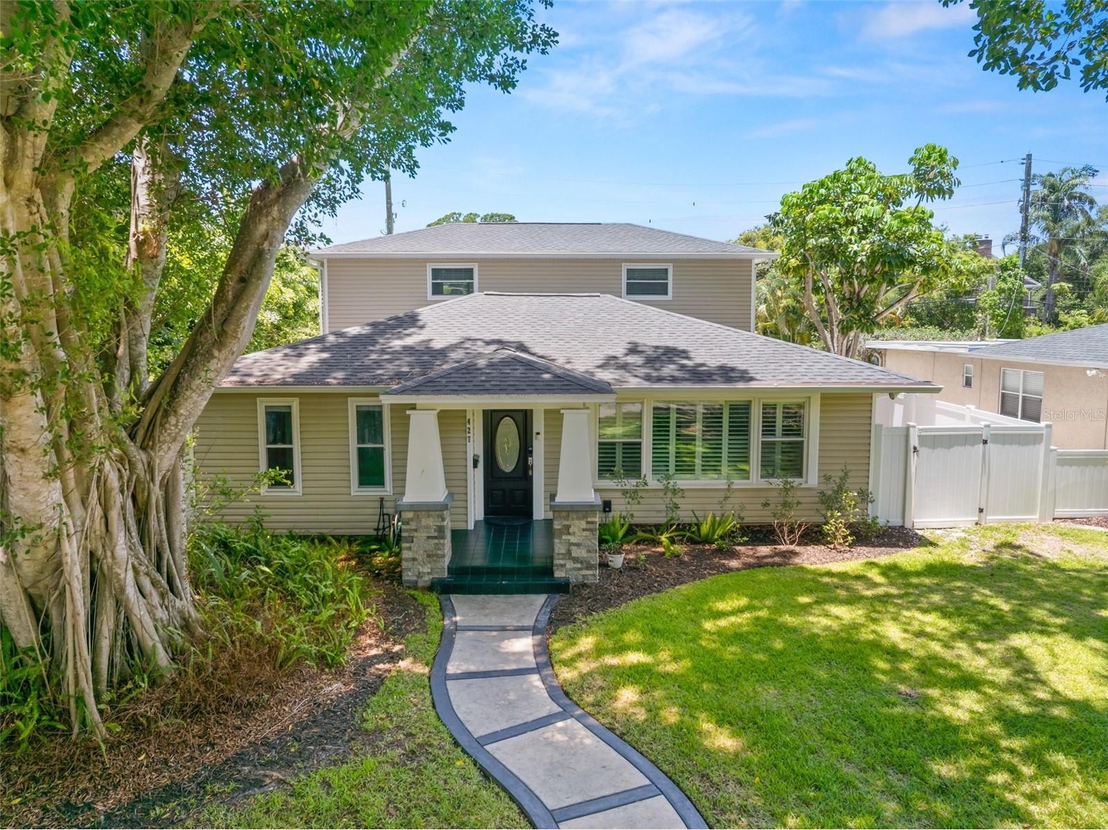 427 Villagrande Avenue S Saint Petersburg FL 33707 TB8515819 image1