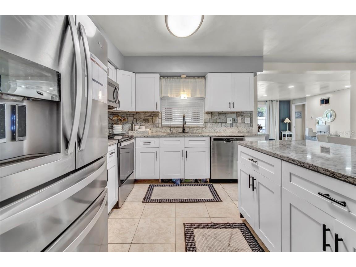 427 W Lakeview Avenue Lake Mary FL 32746 - Crystal Lake O6342055 image10