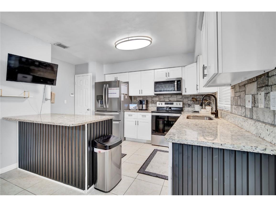 427 W Lakeview Avenue Lake Mary FL 32746 - Crystal Lake O6342055 image11