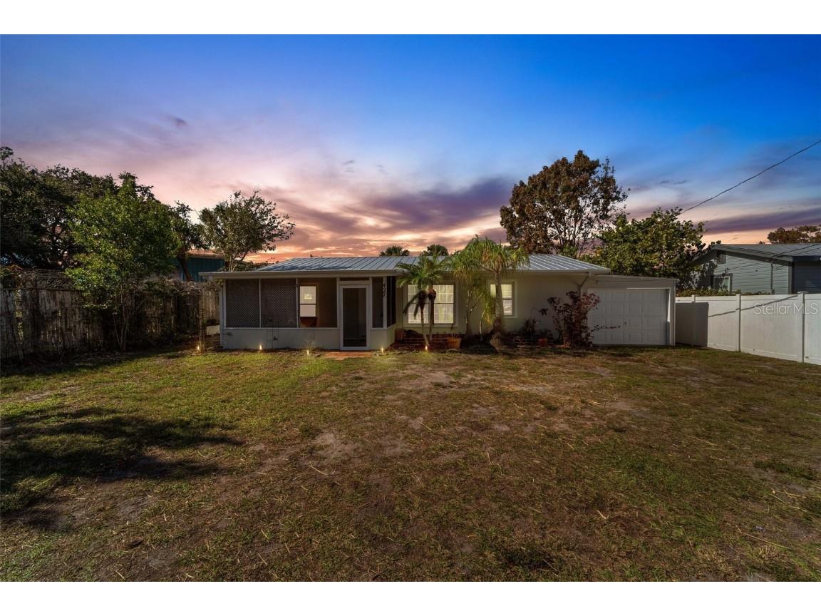 427 Washington Avenue Osprey FL 34229 A4621675 image1