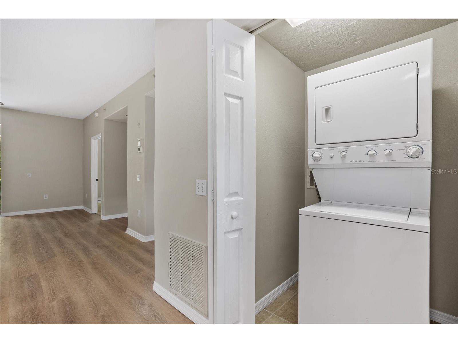 4275 Castlebridge Lane #1312 Sarasota FL 34238 A4687640 image21