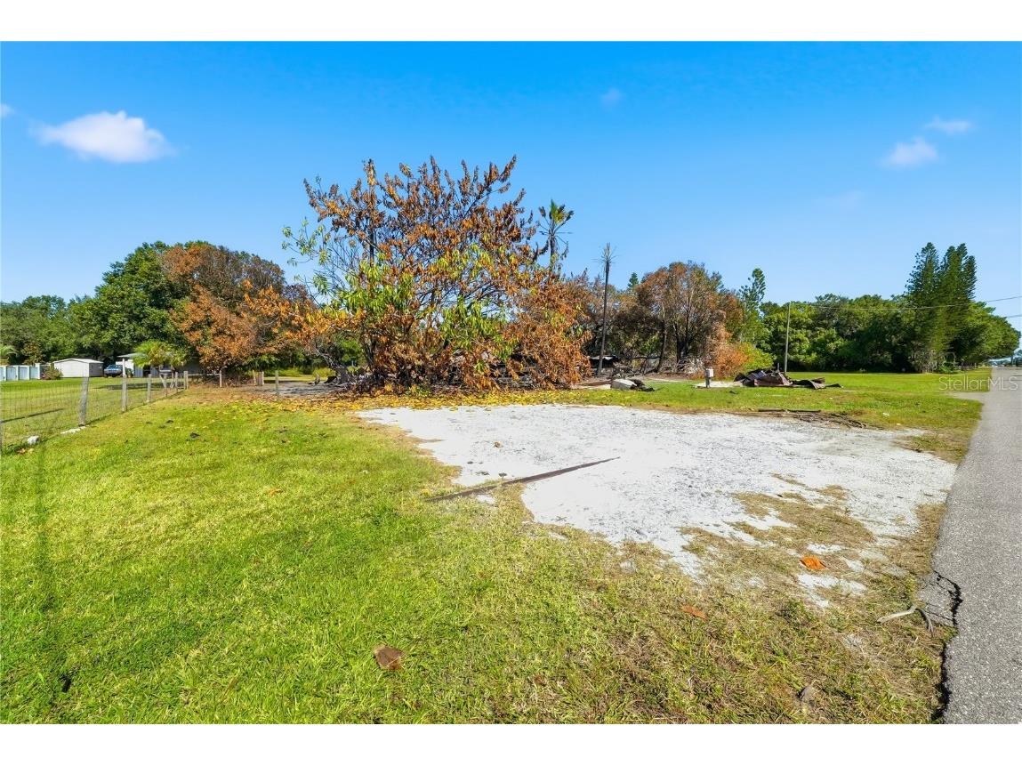 428 18th Avenue SE Ruskin FL 33570 TB8443768 image1