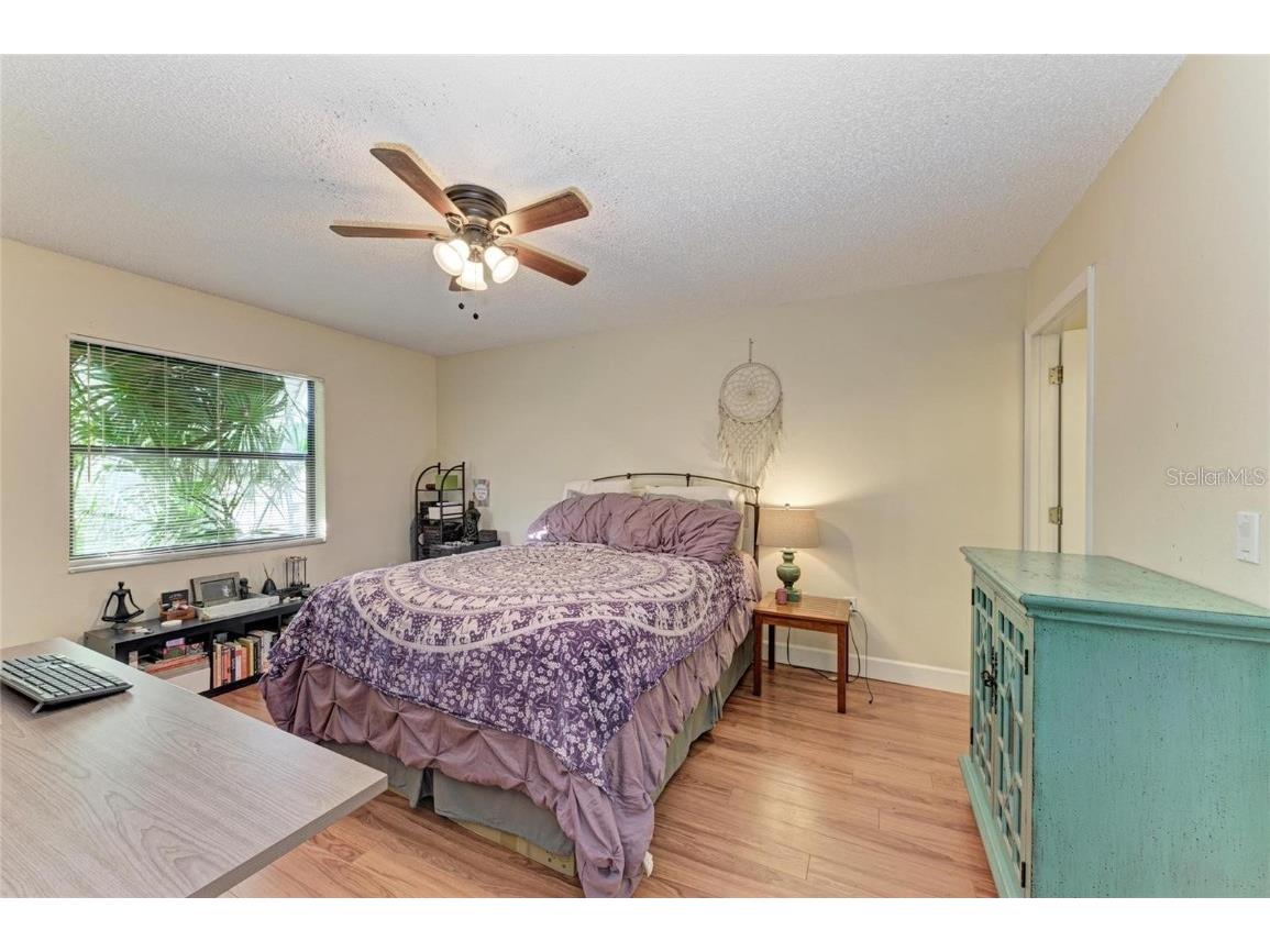 428 40th Court W Palmetto FL 34221 A4649394 image16