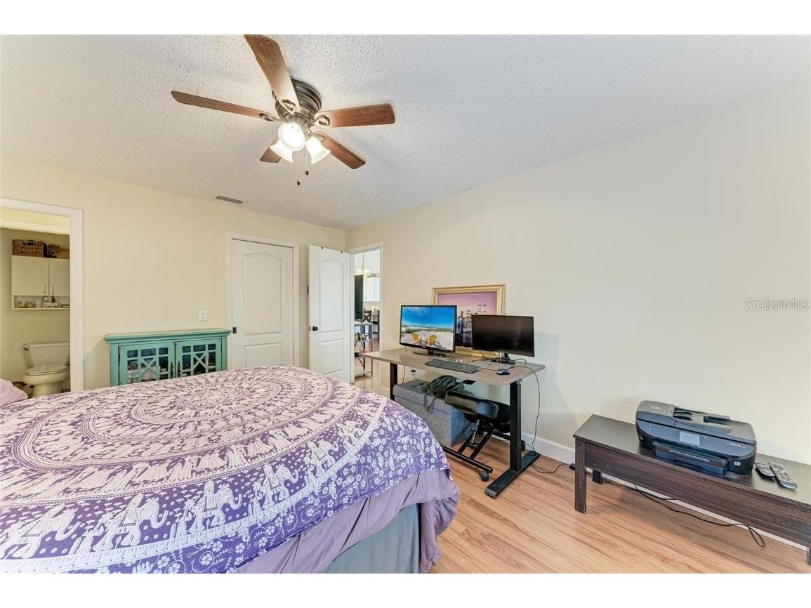 428 40th Court W Palmetto FL 34221 A4649394 image18