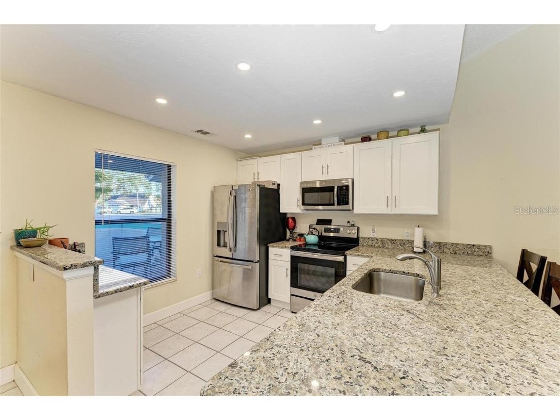 428 40th Court W Palmetto FL 34221 A4649394 image4