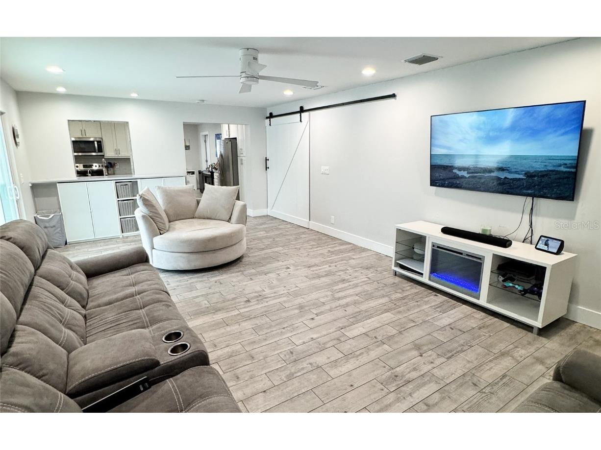 428 45th Avenue N Saint Petersburg FL 33703 TB8370790 image18