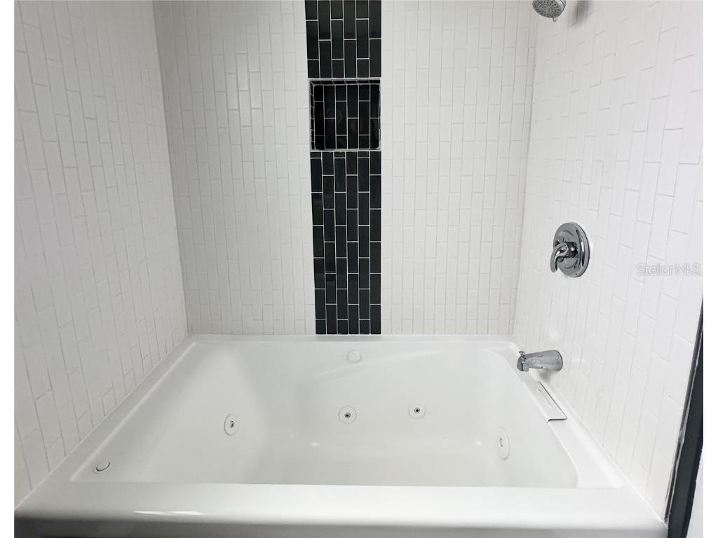 428 45th Avenue N Saint Petersburg FL 33703 TB8370790 image25