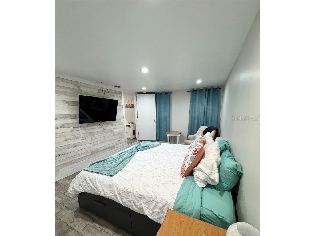 428 45th Avenue N Saint Petersburg FL 33703 TB8370790 image32