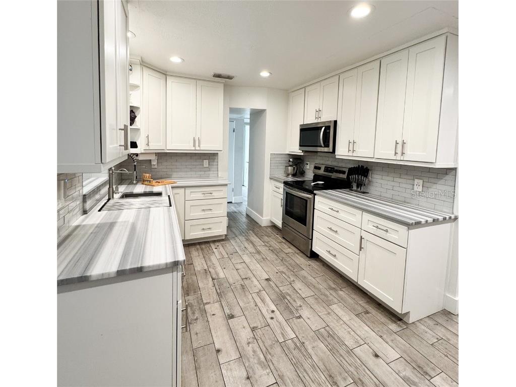 428 45th Avenue N Saint Petersburg FL 33703 TB8370790 image4