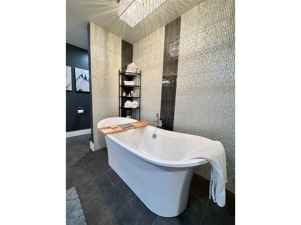 428 45th Avenue N Saint Petersburg FL 33703 TB8370790 image47