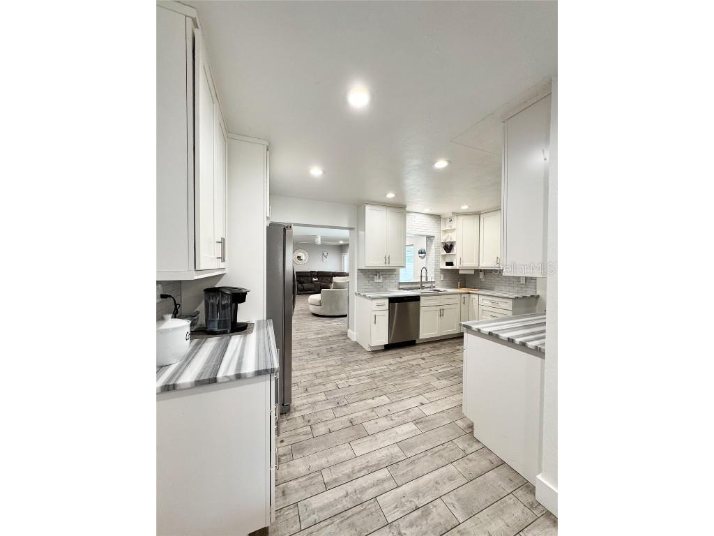 428 45th Avenue N Saint Petersburg FL 33703 TB8370790 image6