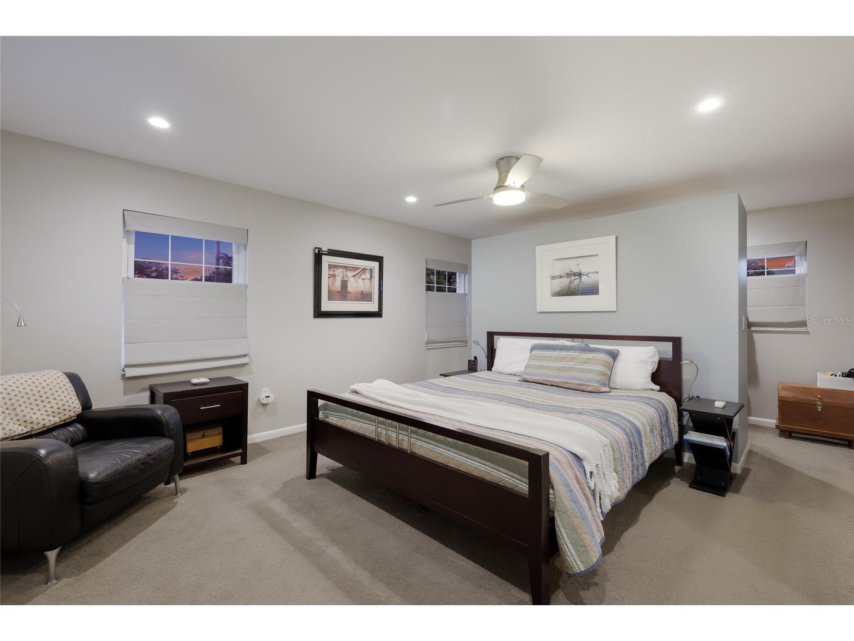 428 Sapphire Drive Sarasota FL 34234 A4679800 image18