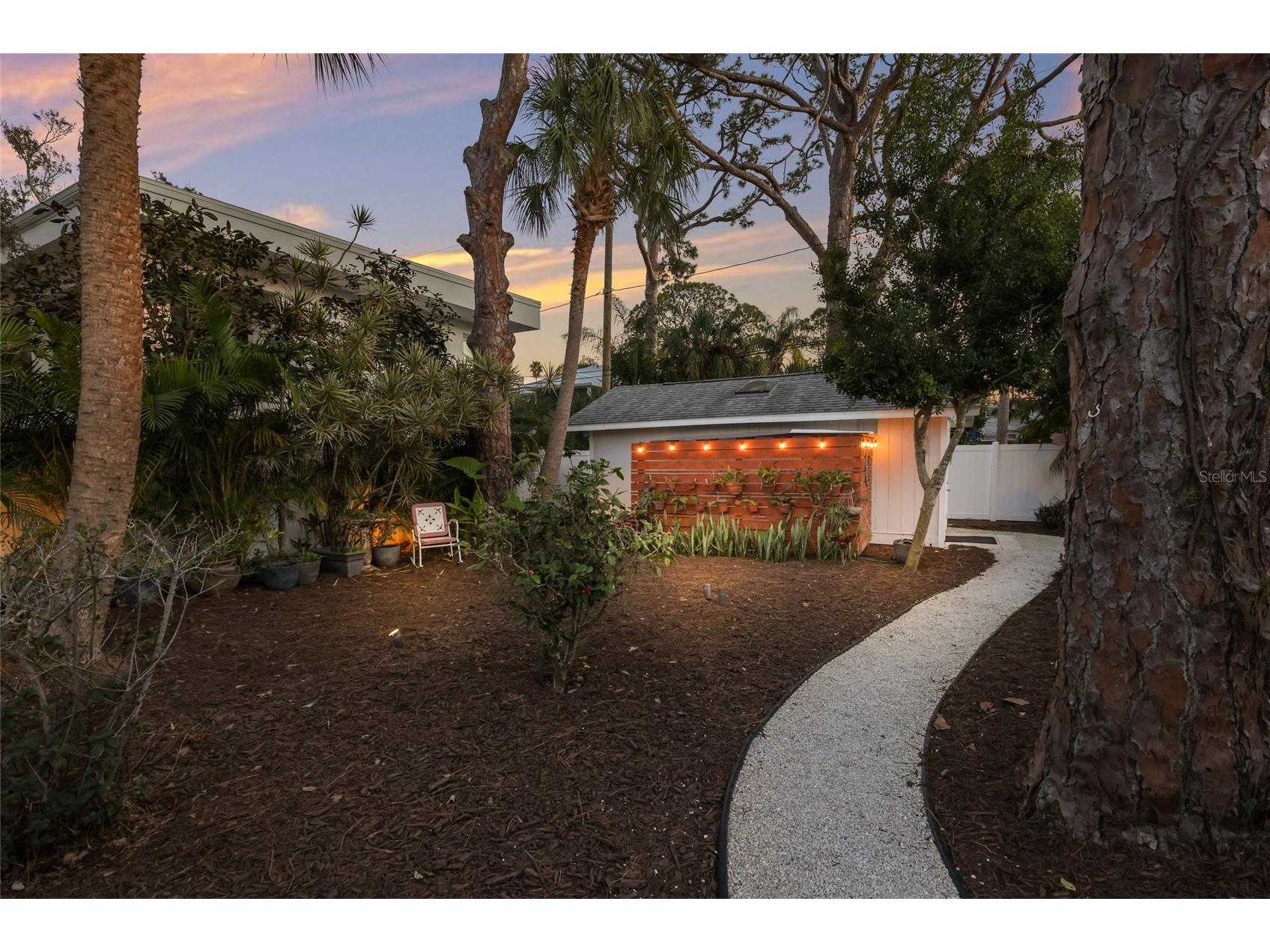 428 Sapphire Drive Sarasota FL 34234 A4679800 image40