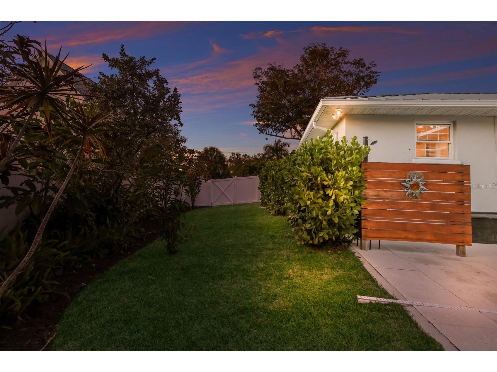 428 Sapphire Drive Sarasota FL 34234 A4679800 image45