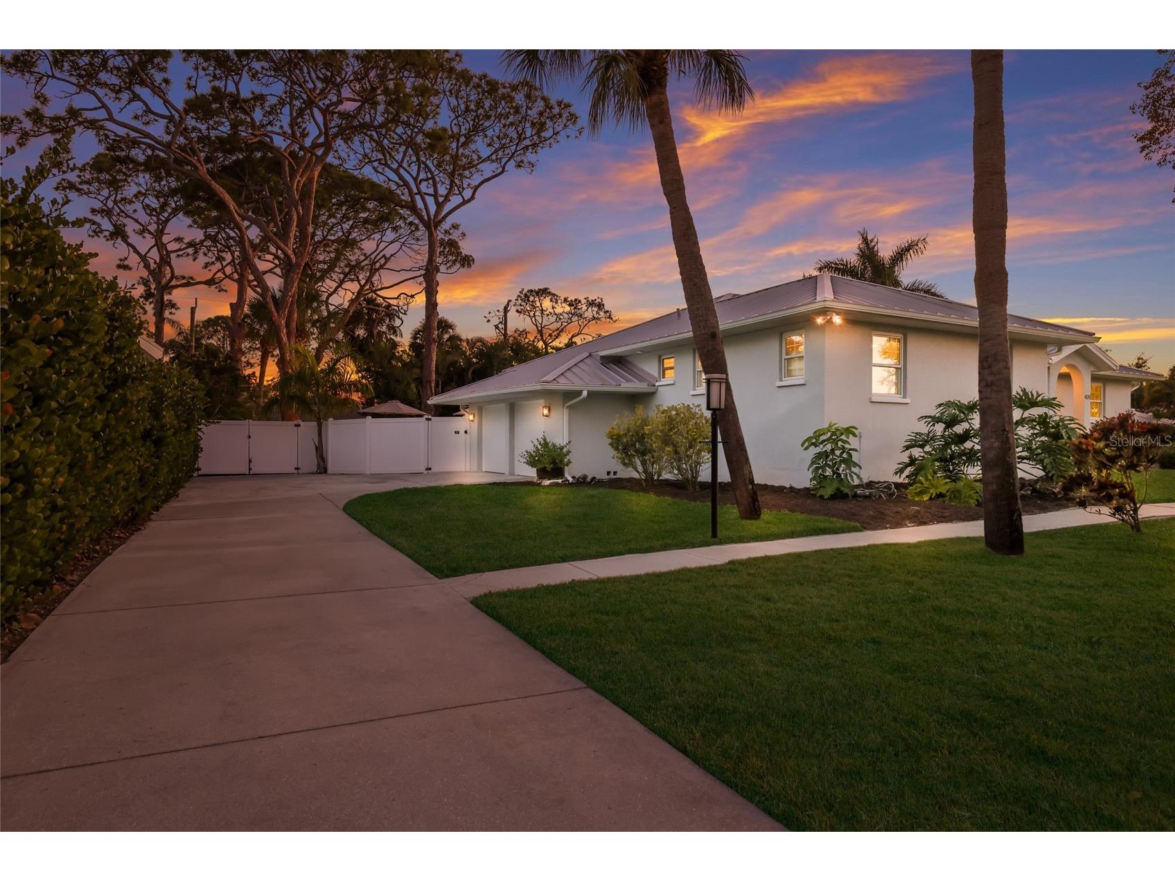 428 Sapphire Drive Sarasota FL 34234 A4679800 image50