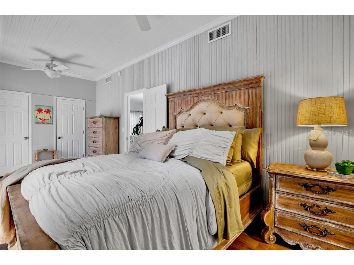 428 Siesta Drive Sarasota FL 34242 A4661294 image21