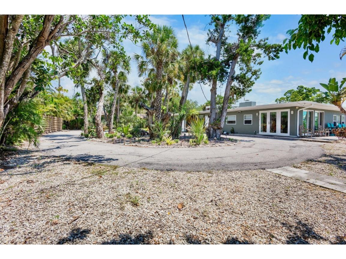 428 Siesta Drive Sarasota FL 34242 A4661294 image32
