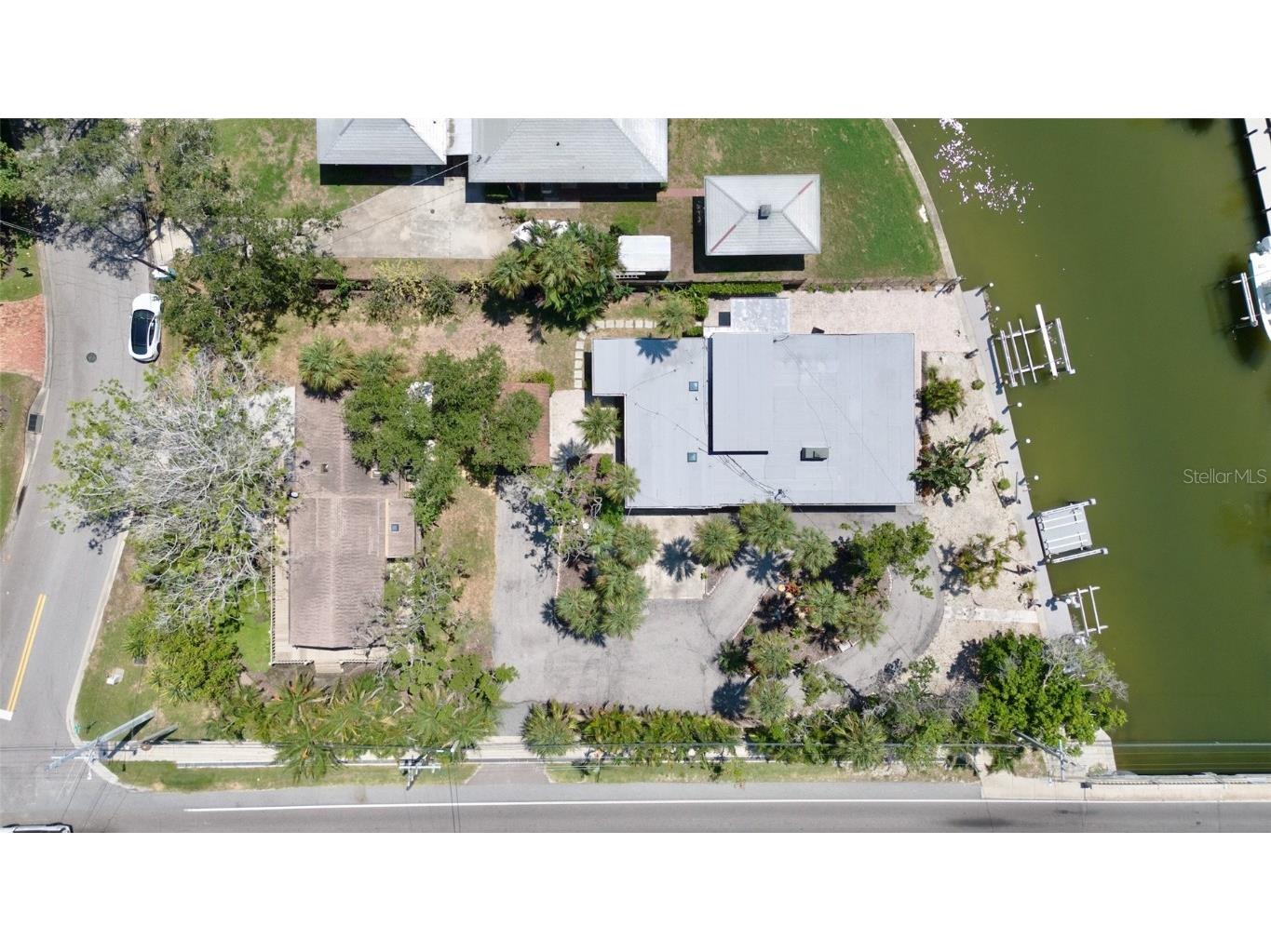 428 Siesta Drive Sarasota FL 34242 A4661294 image8