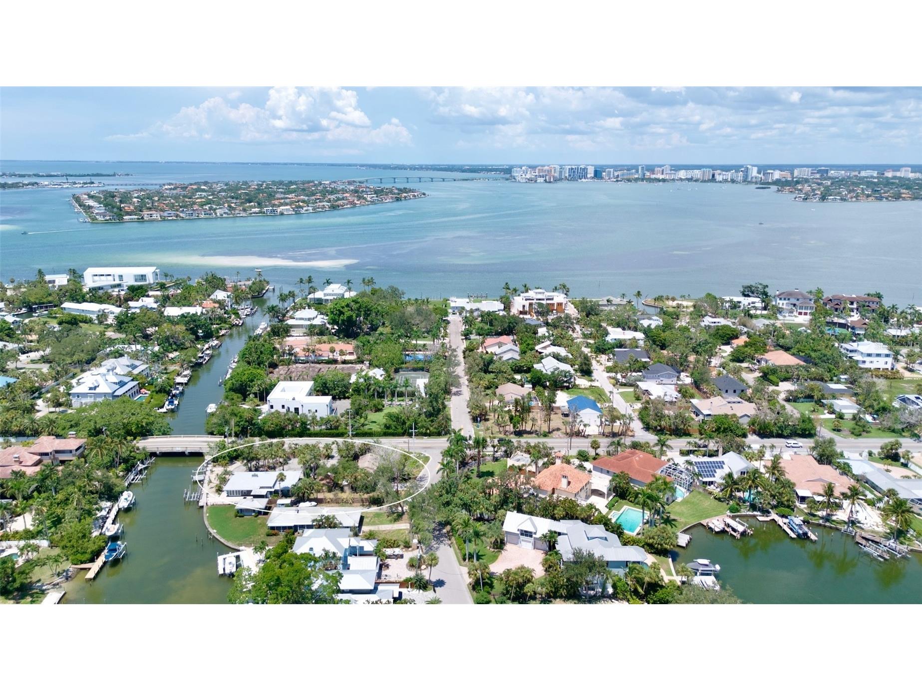 428 Siesta Drive Sarasota FL 34242 A4661788 image1