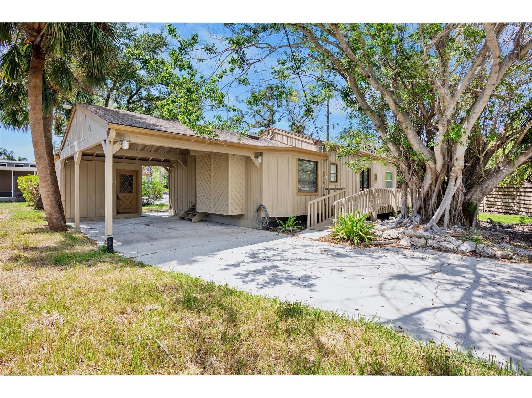 428 Siesta Drive Sarasota FL 34242 A4661788 image14