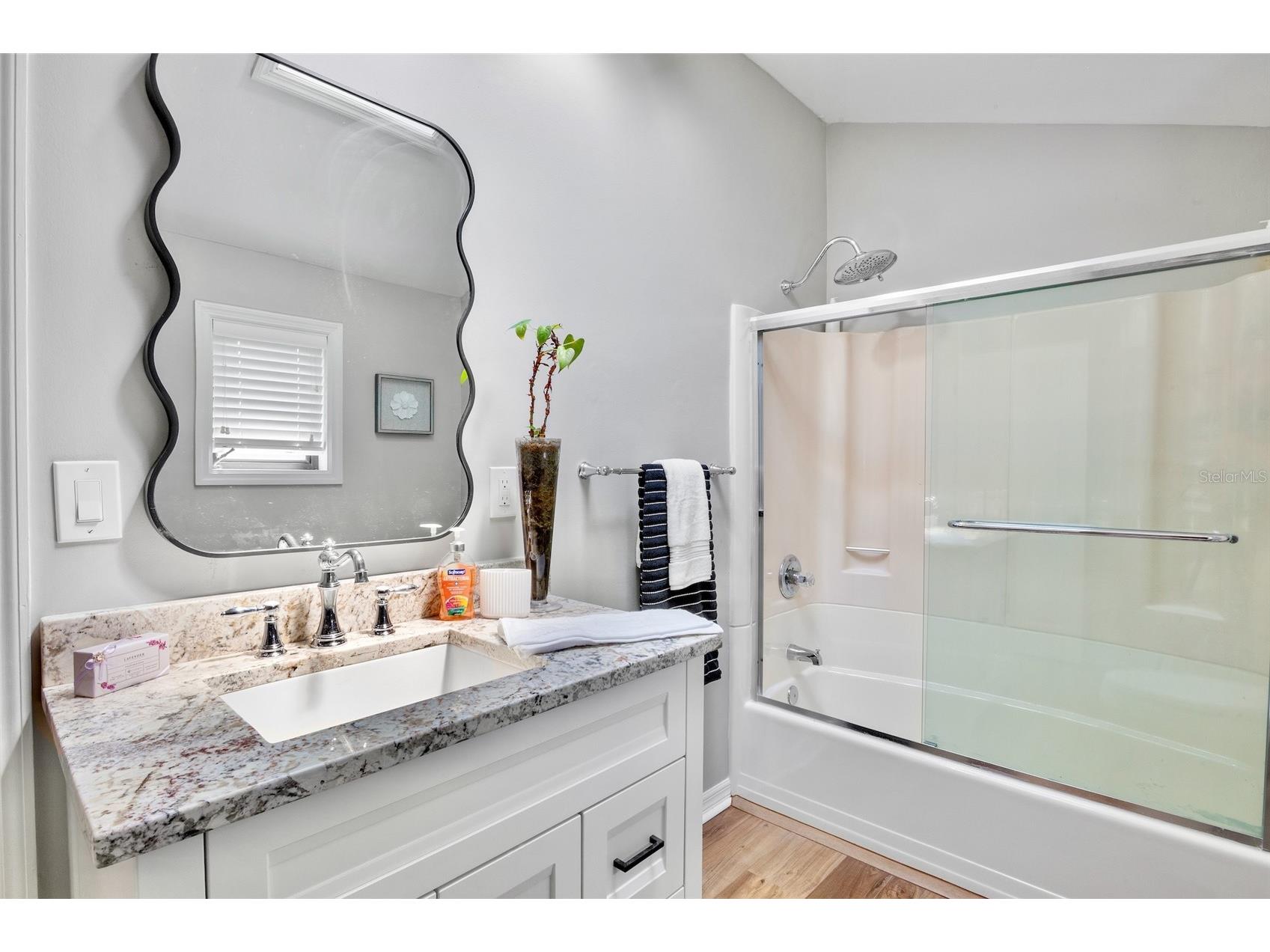 428 Siesta Drive Sarasota FL 34242 A4661788 image20