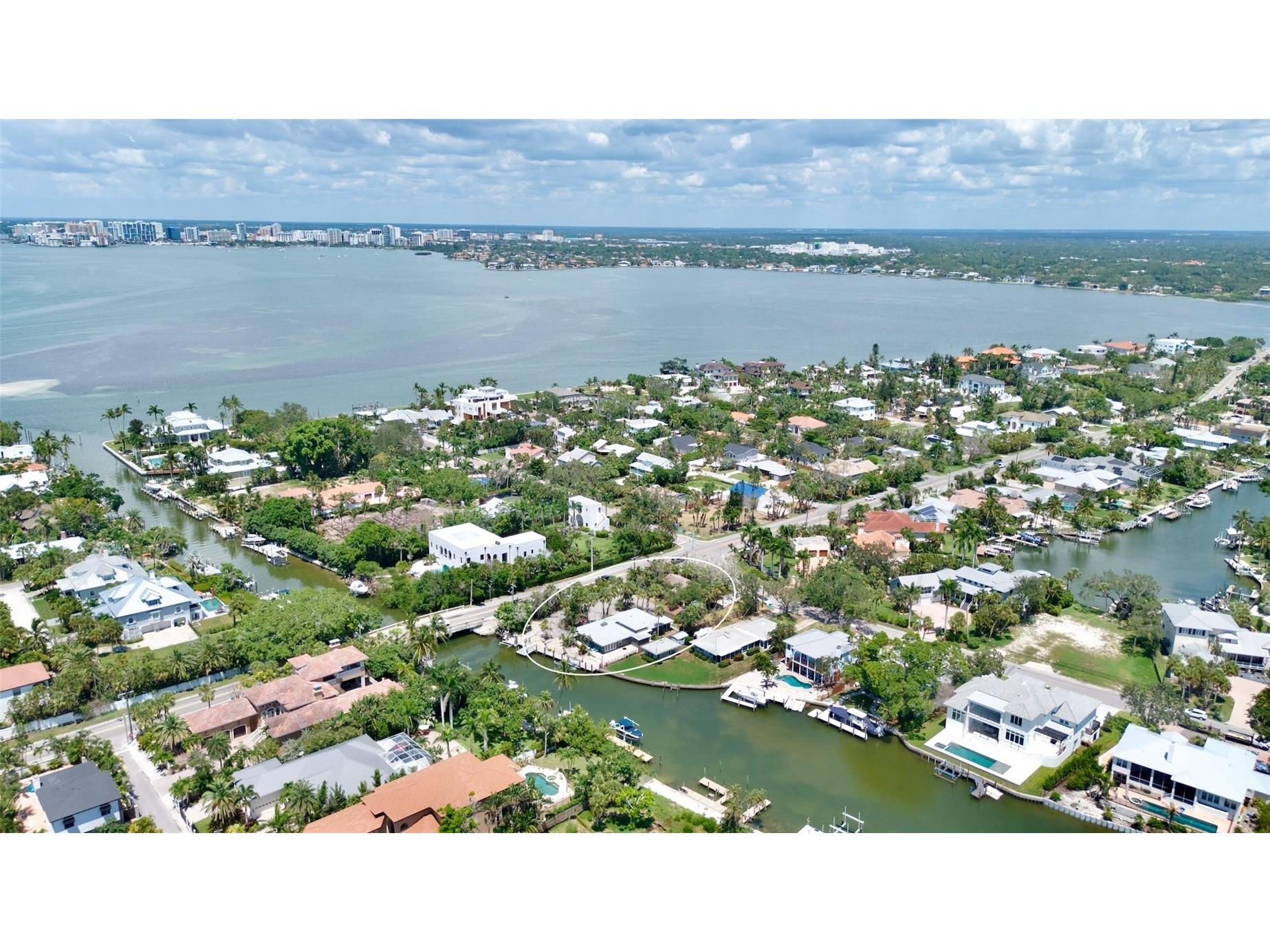 428 Siesta Drive Sarasota FL 34242 A4661788 image7