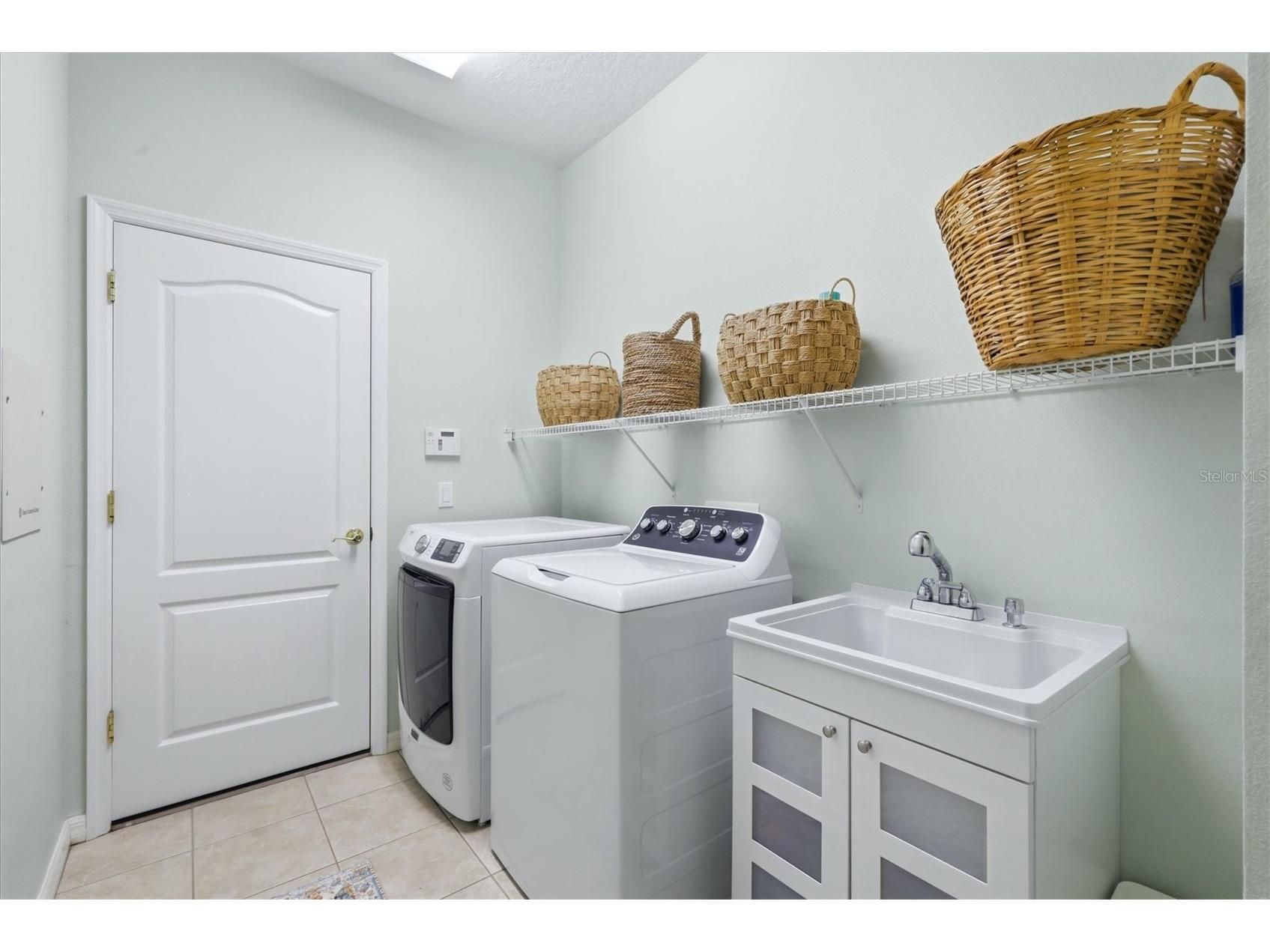 428 Snapdragon Loop Bradenton FL 34212 A4696664 image24
