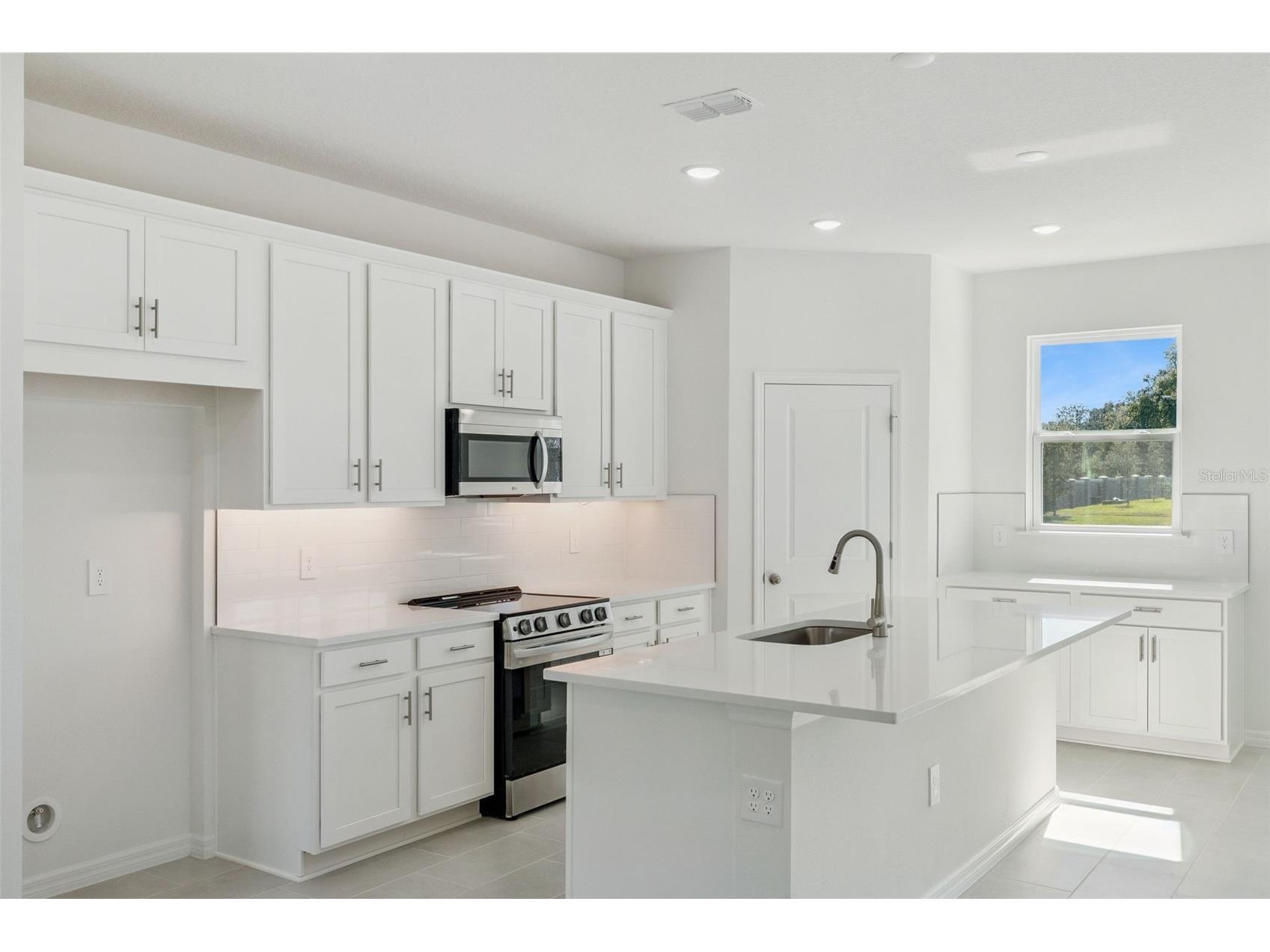 4283 Darby Court Eustis FL 32736 W7884553 image4