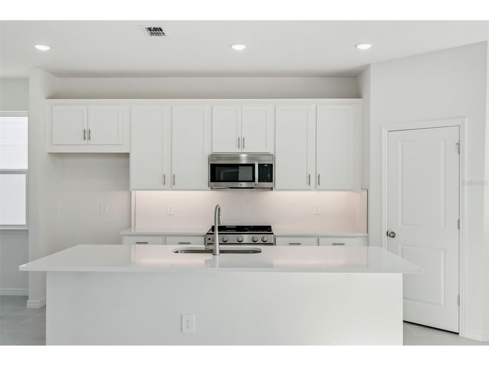 4283 Darby Court Eustis FL 32736 W7884553 image6