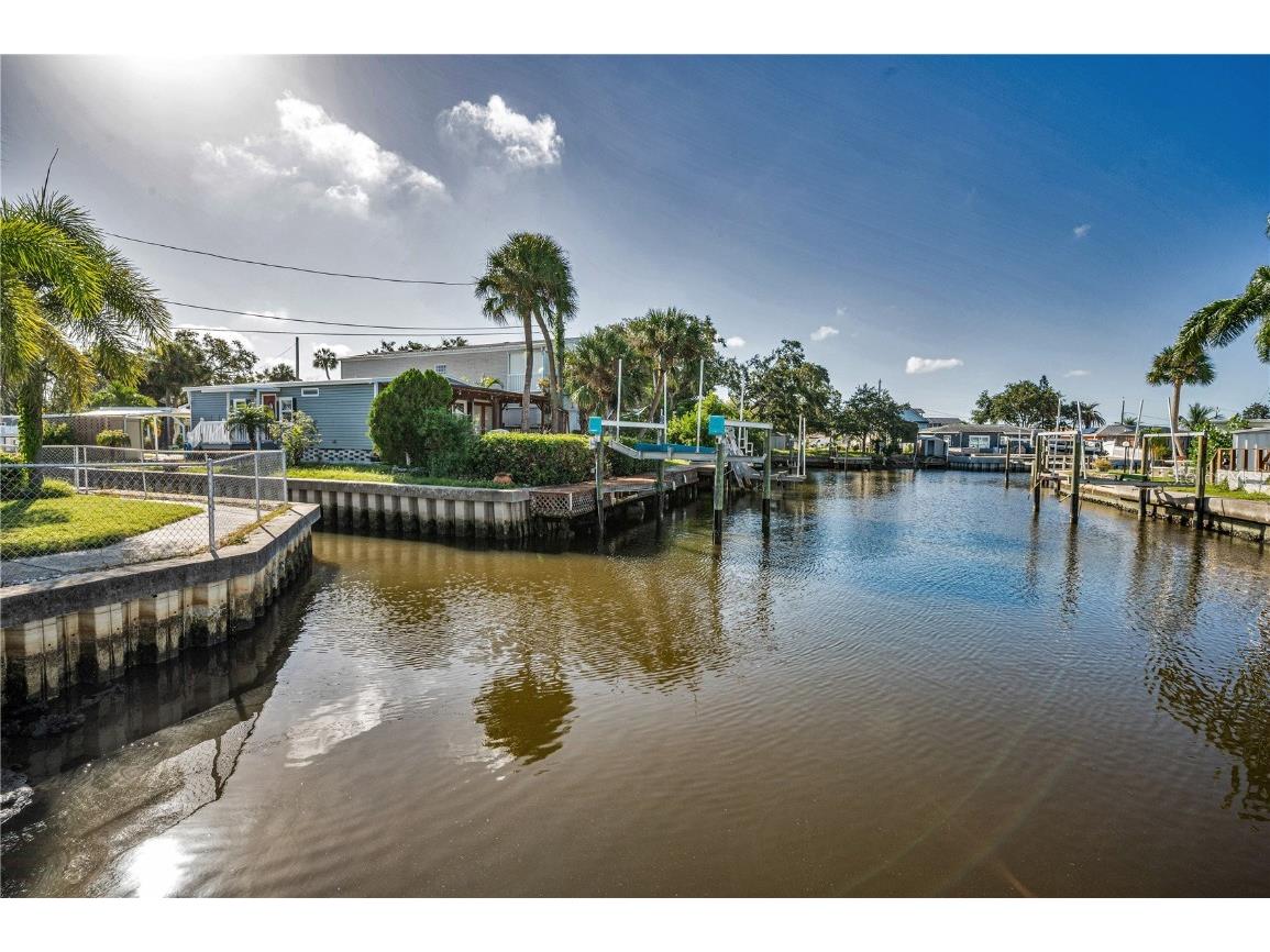 4288 86th Way N #20 Saint Petersburg FL 33709 TB8432822 image40