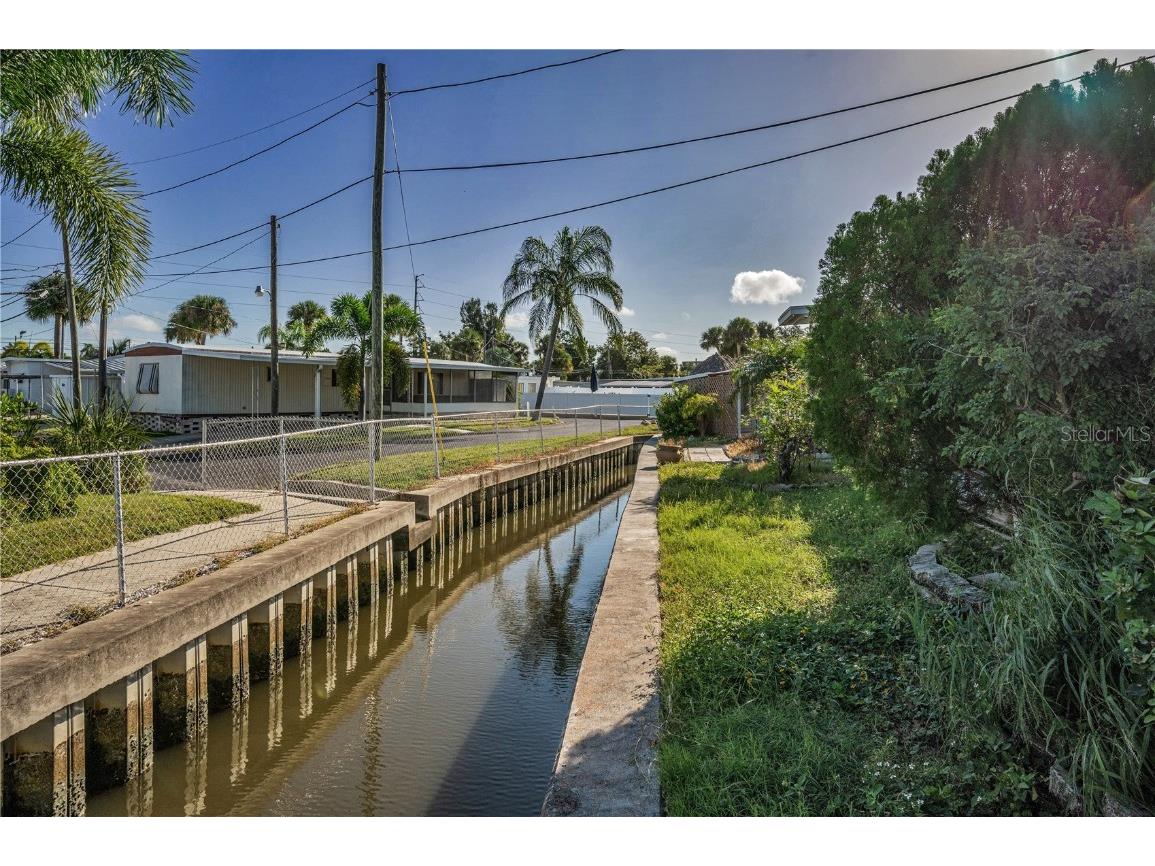 4288 86th Way N #20 Saint Petersburg FL 33709 TB8432822 image43