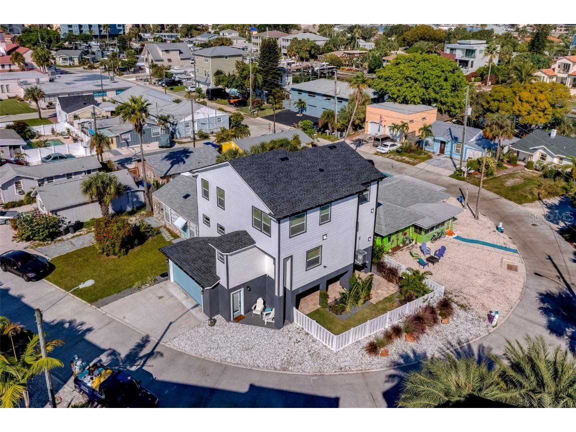 429 137th Avenue Circle Madeira Beach FL 33708 U8181029 image1